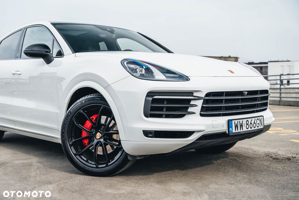 Porsche Cayenne Coupe E-Hybrid - 3