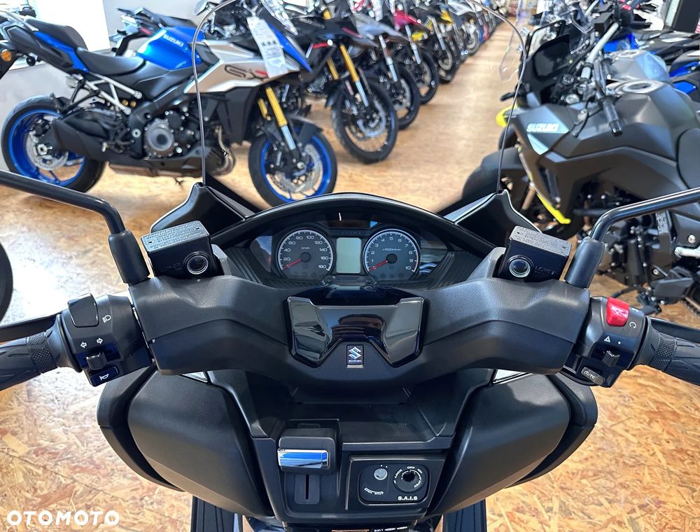 Suzuki Burgman - 8