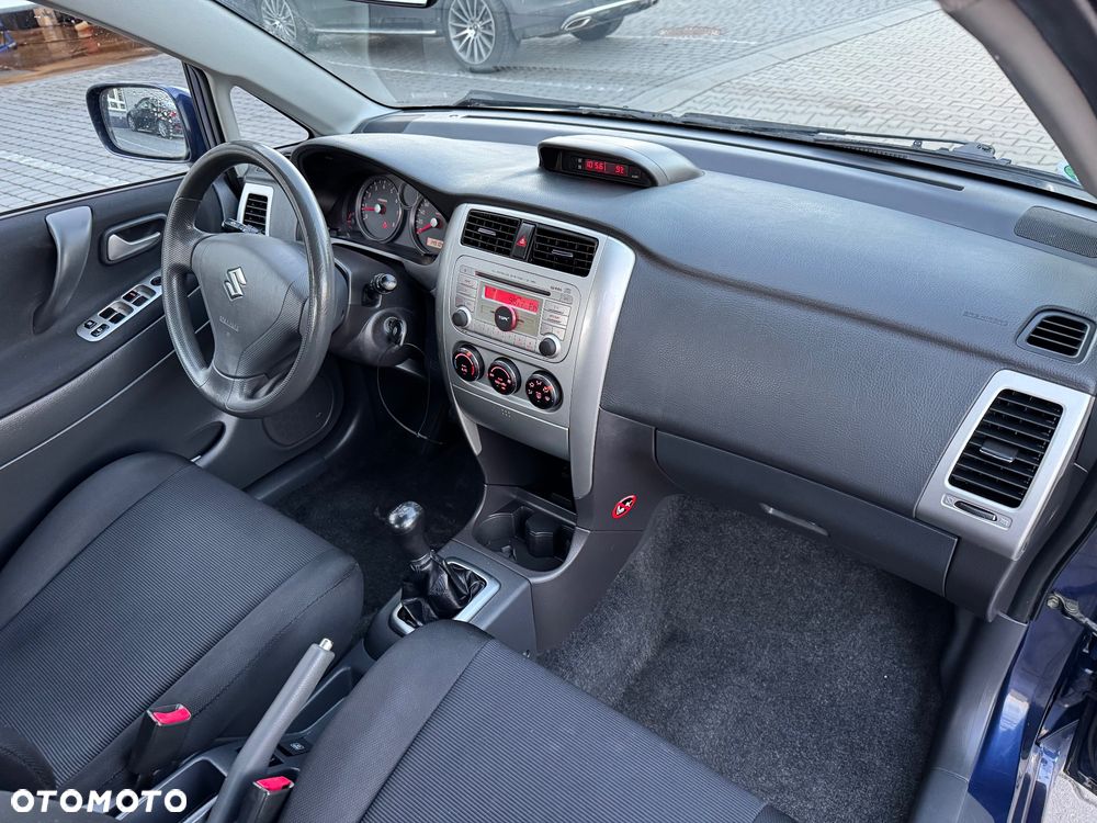 Suzuki Liana Kombi 1.6 4 Seasons - 13