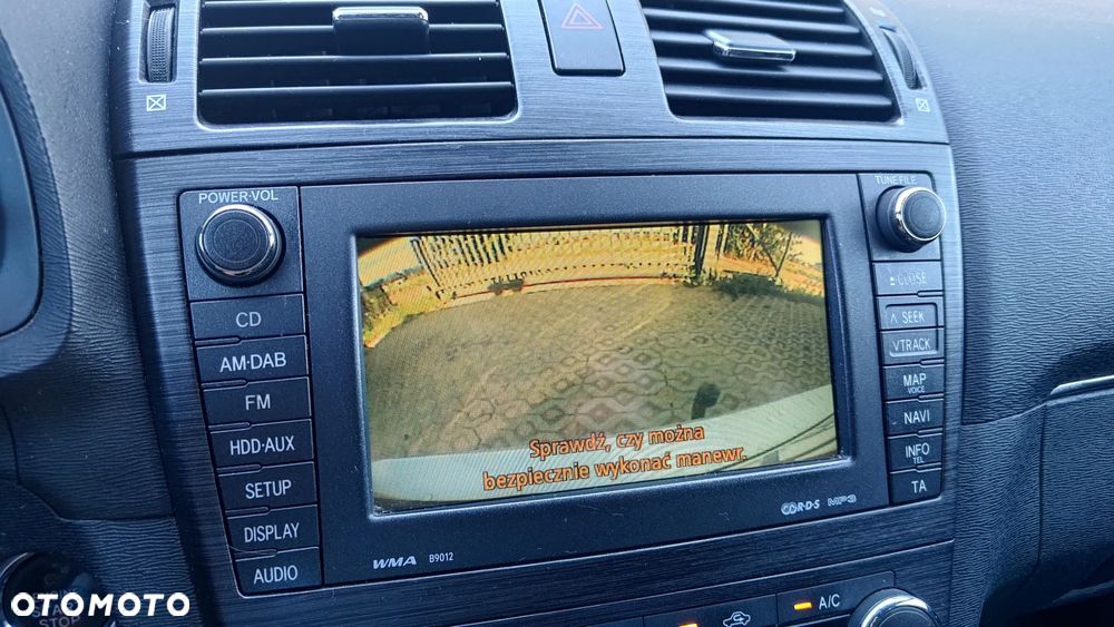 Toyota Avensis 1.8 Sol NAVI - 16