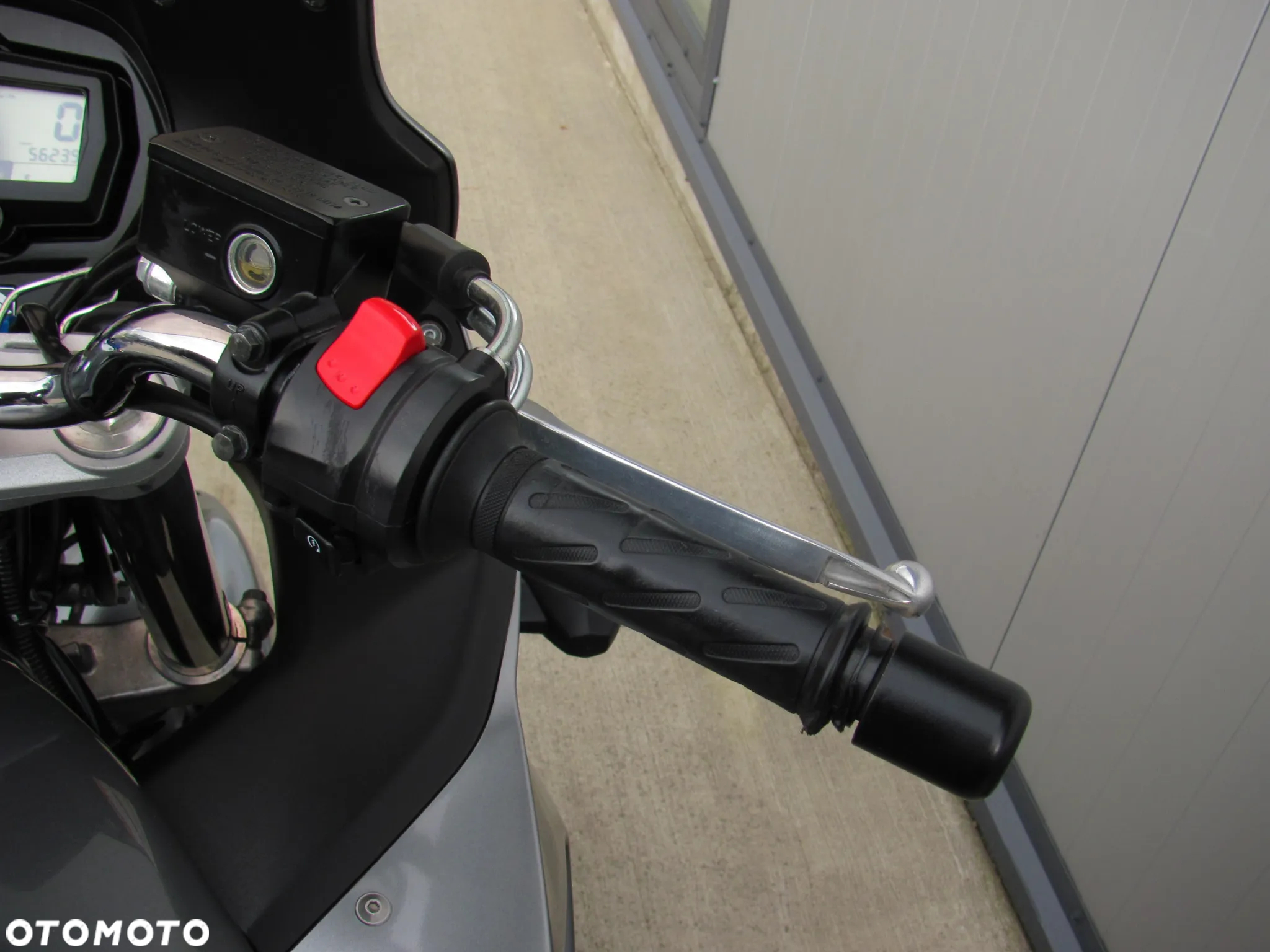 Suzuki GSX - 12