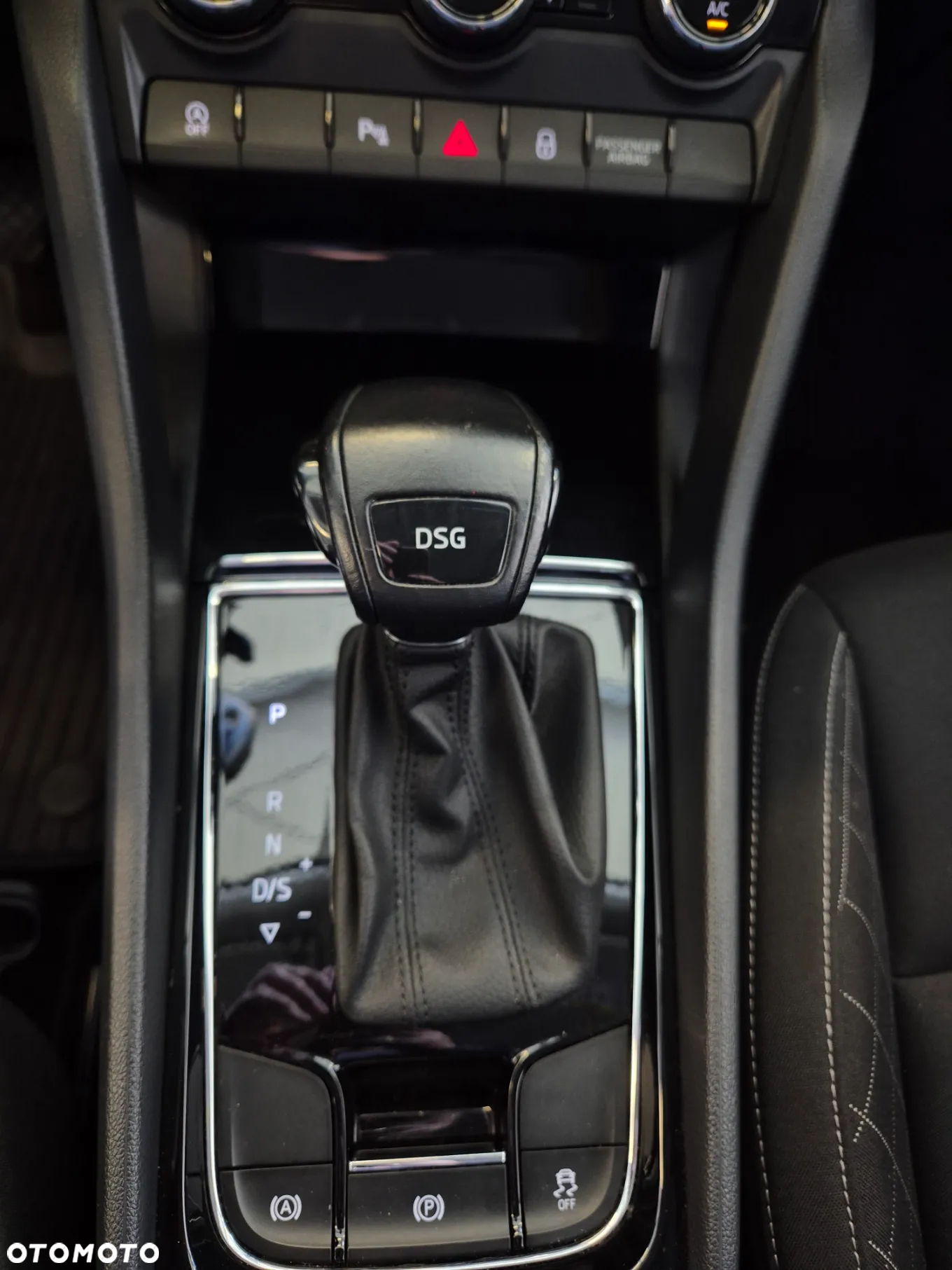 Skoda Karoq 1.5 TSI ACT 4x2 Ambition DSG - 23