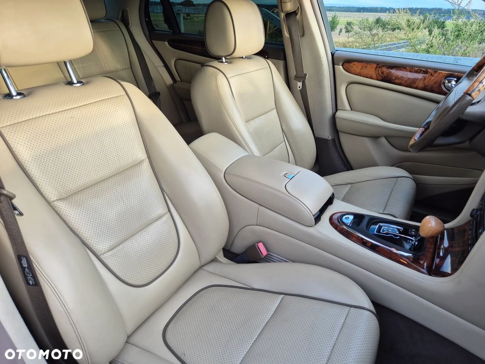 Jaguar XJ XJ8 4.2 LWB Executive - 18