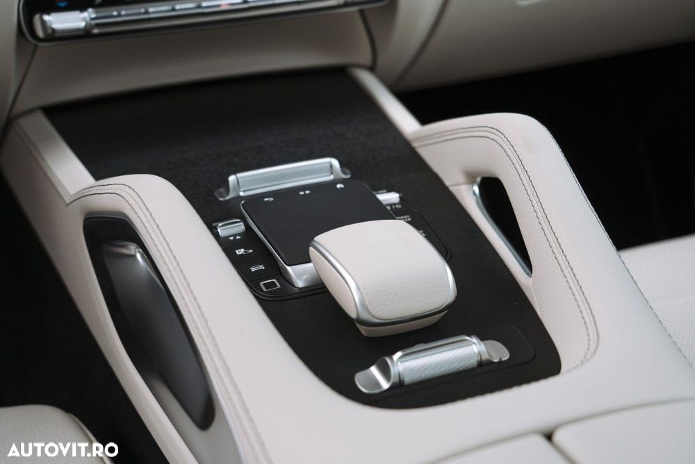 Mercedes-Benz GLS - 22
