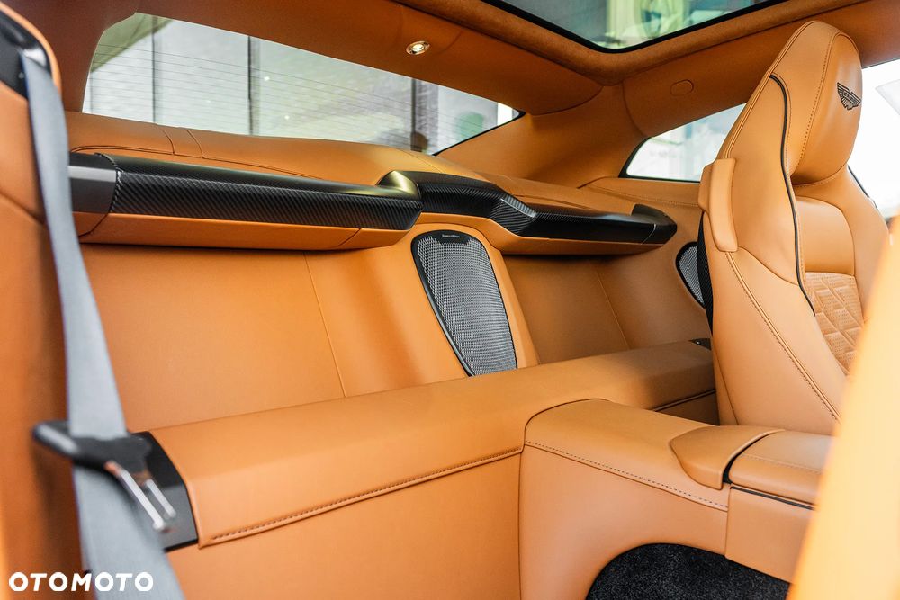 Aston Martin Vanquish - 15