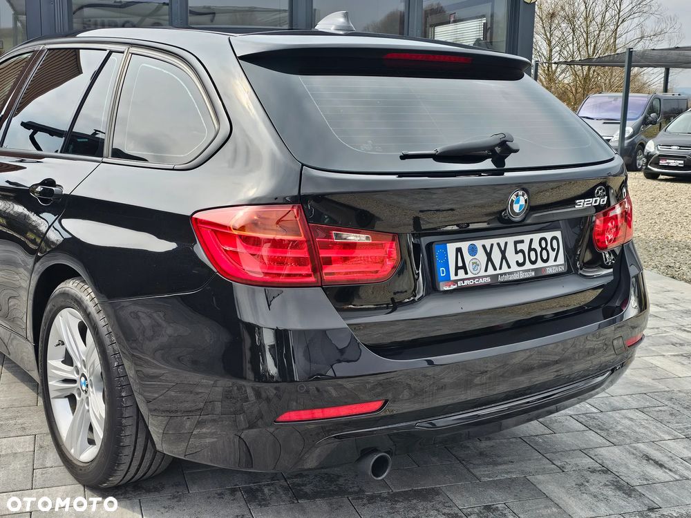 BMW Seria 3 320d DPF Edition Sport - 33