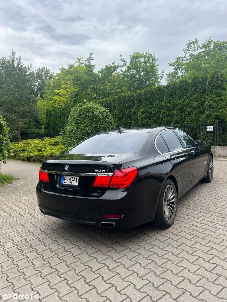 BMW Seria 7 740i - 6