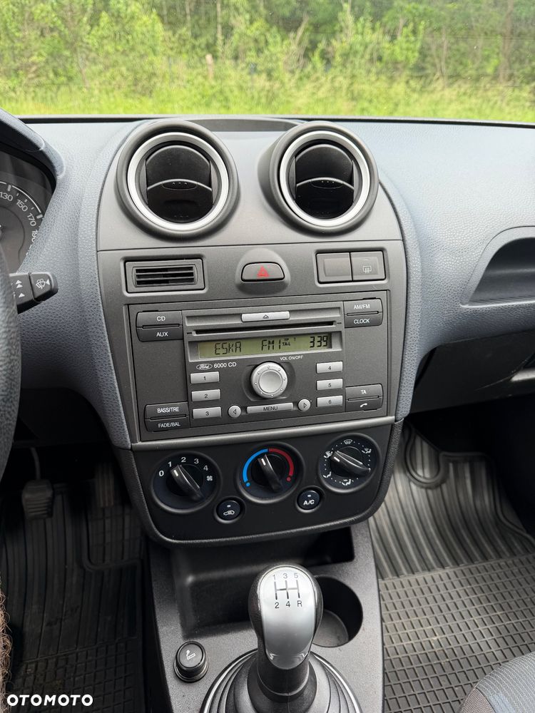 Ford Fiesta 1.4 Champions Edition - 12
