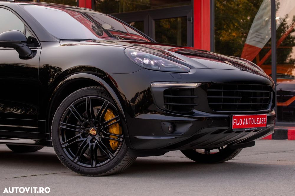 Porsche Cayenne - 5