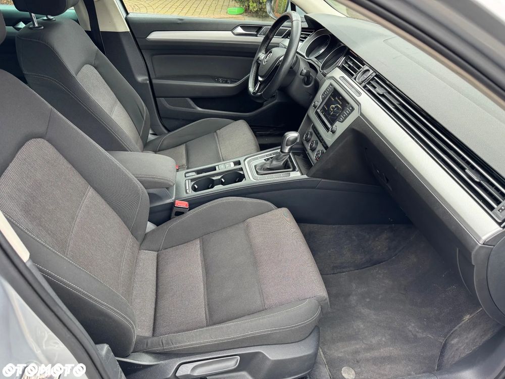 Volkswagen Passat Variant 2.0 TDI DSG (BlueMotion Technology) Trendline - 13