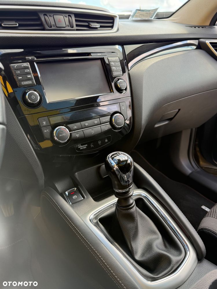 Nissan Qashqai 1.6 DIG-T N-Connecta - 17
