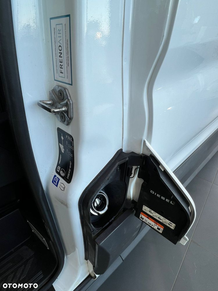 Ford Transit 350 Combi 2.2 TDCi Manual / BEZWYPADKOWY / GWARANCJA / 9 MIEJSC / SERWISOWANY / 1WŁ. / ORYGINALNY PRZEBIEG / RAMPA DLA INWALIDÓW - 33