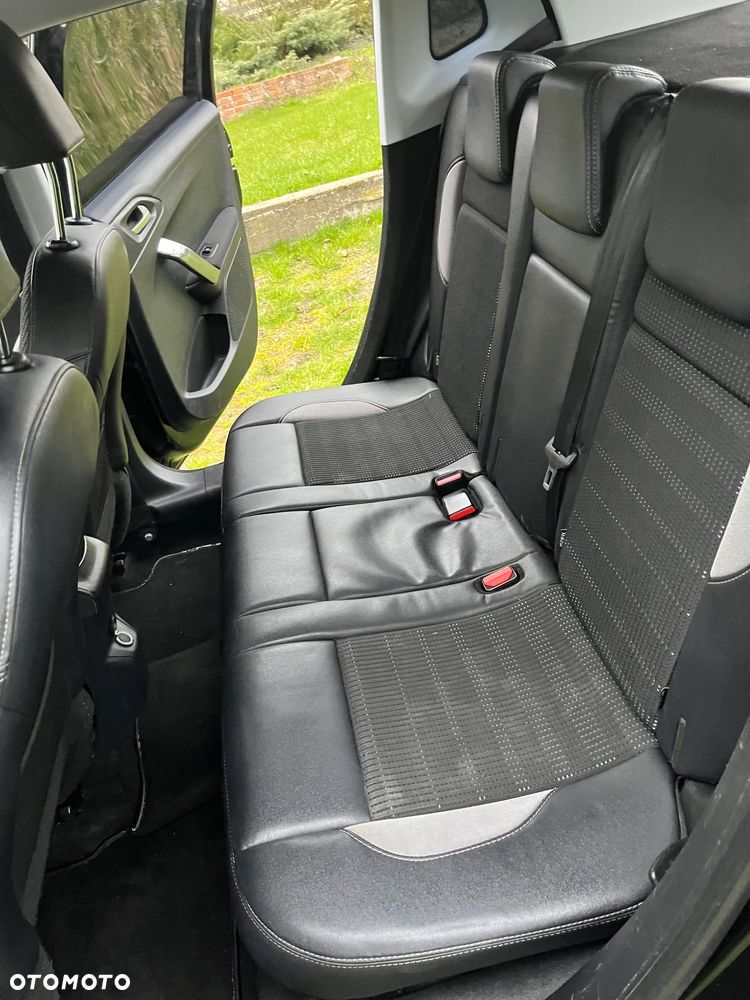 Peugeot 2008 1.6 e-HDi Active S&S - 19