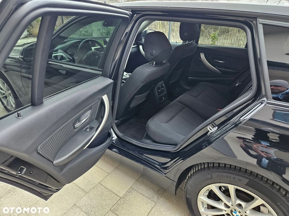 BMW Seria 3 318d - 17
