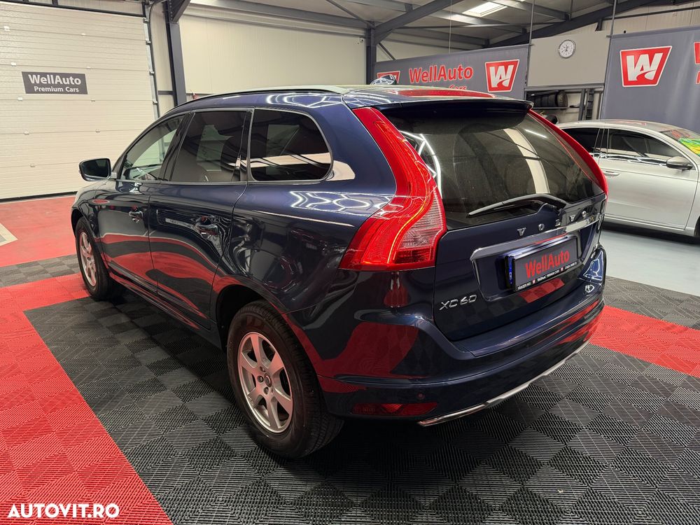 Volvo XC 60 D4AWD Momentum - 6