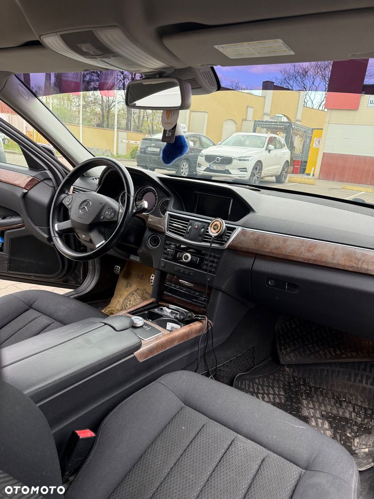 Mercedes-Benz Klasa E 200 CDI DPF BlueEFFICIENCY 7G-TRONIC Elegance - 18