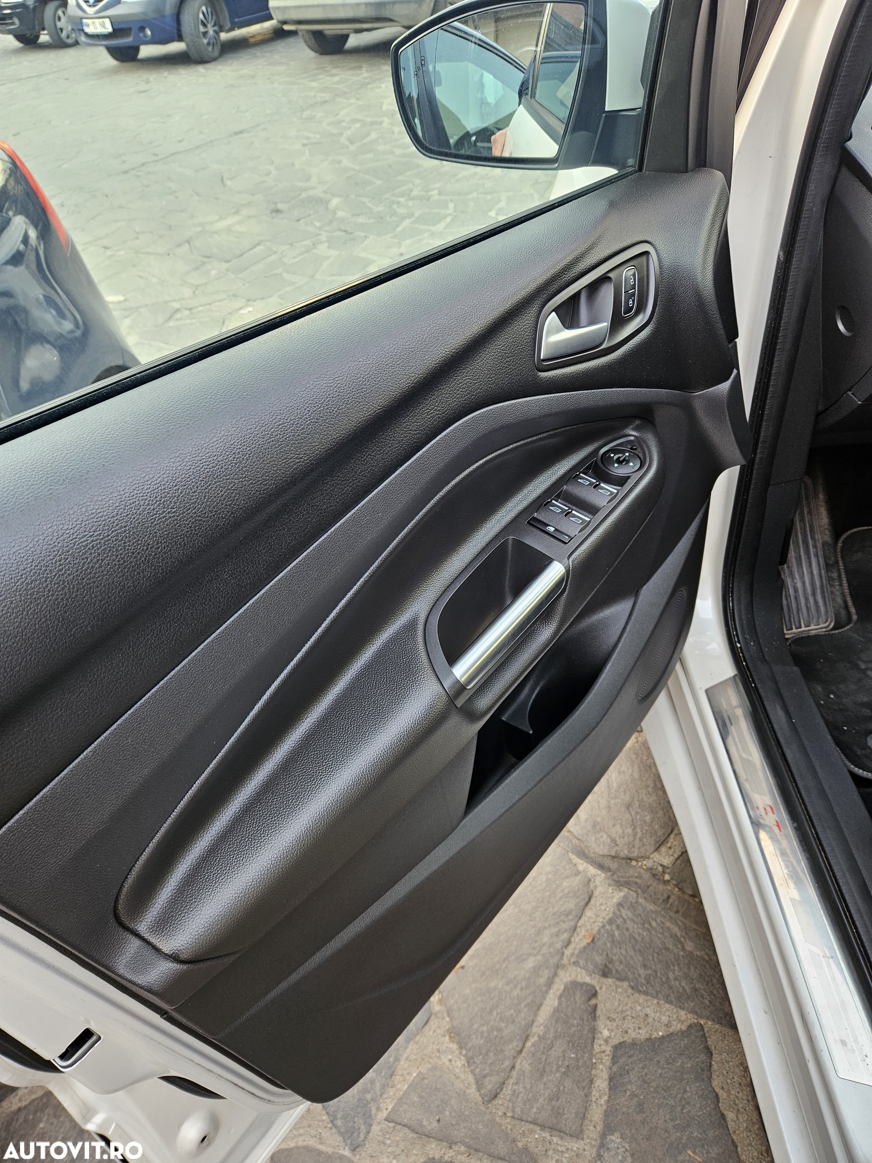 Ford Kuga 2.0 TDCi 4x4 Aut. ST-Line - 12