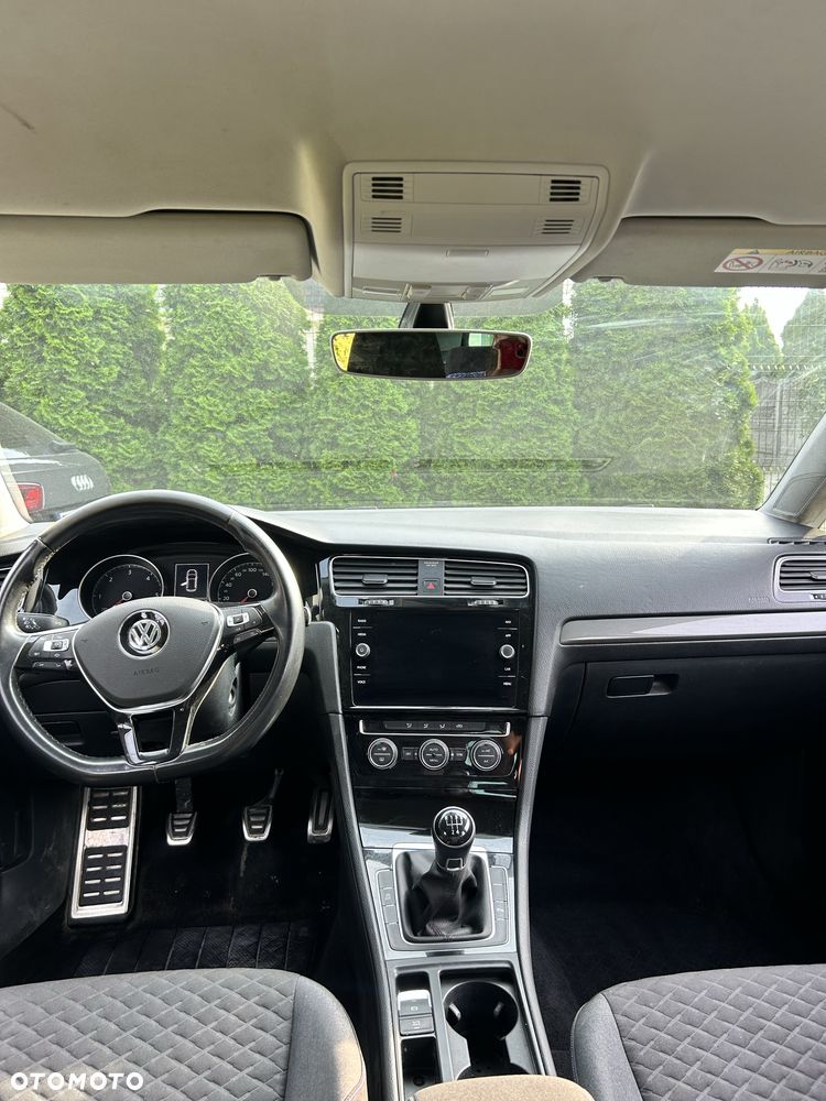 Volkswagen Golf - 5
