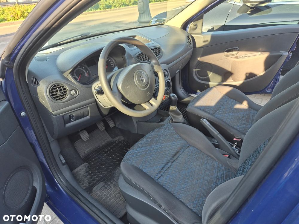 Renault Clio 1.2 16V Authentique - 8