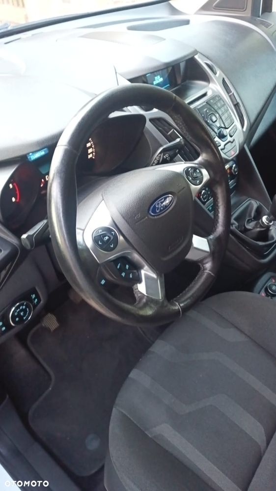 Ford Tourneo Connect Grand - 19