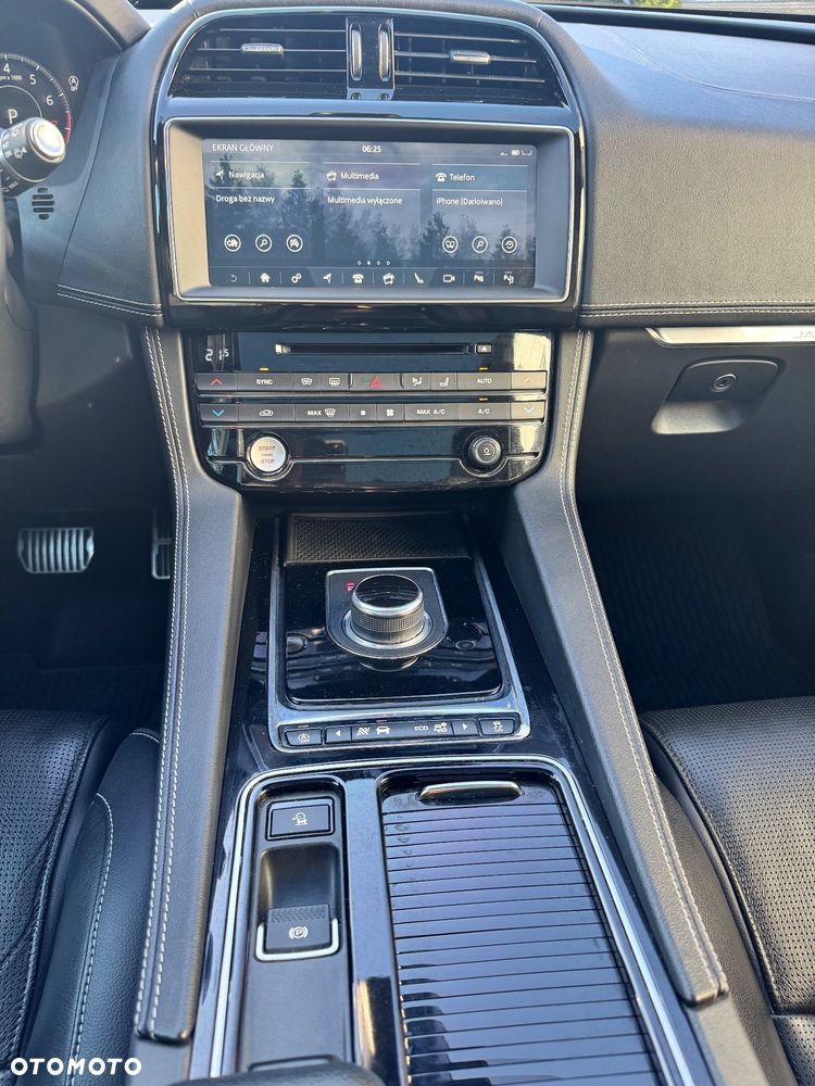 Jaguar F-Pace 3.0 V6 AWD S - 19