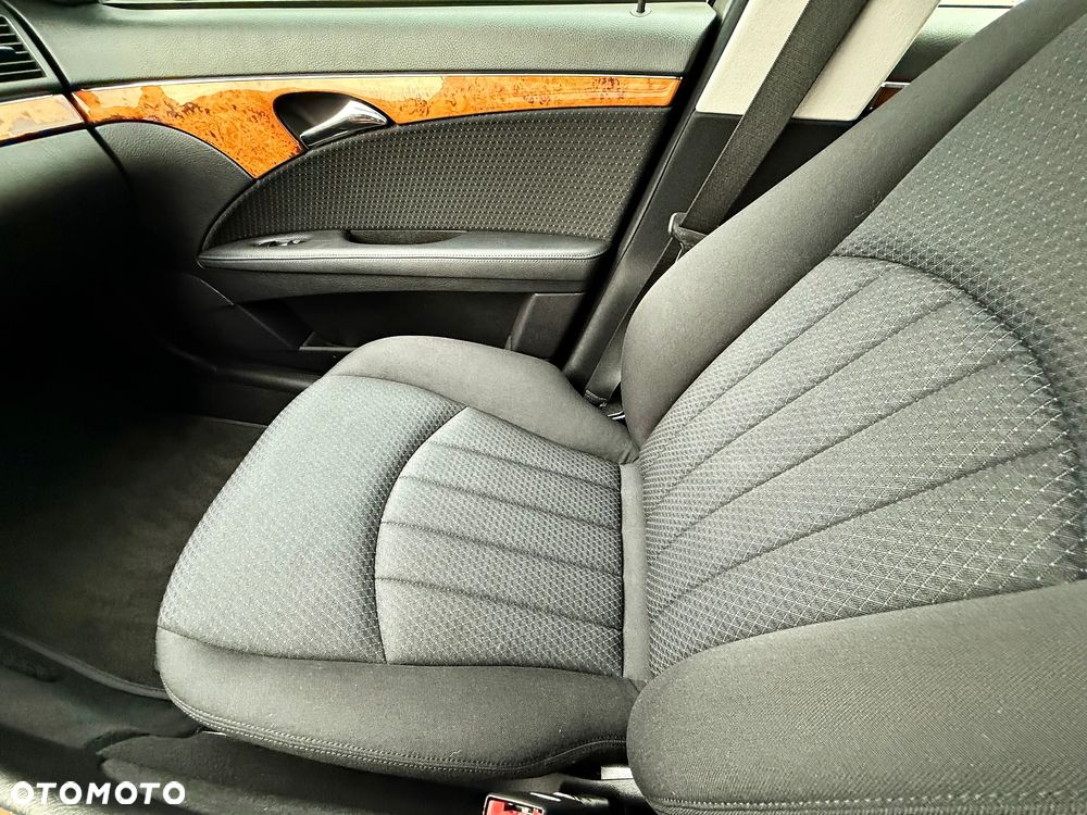 Mercedes-Benz Klasa E - 33