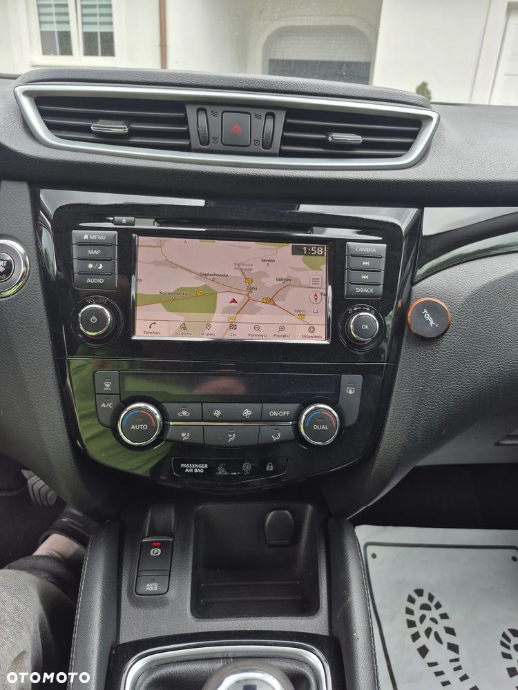 Nissan Qashqai 1.3 DIG-T ZAMA - 26