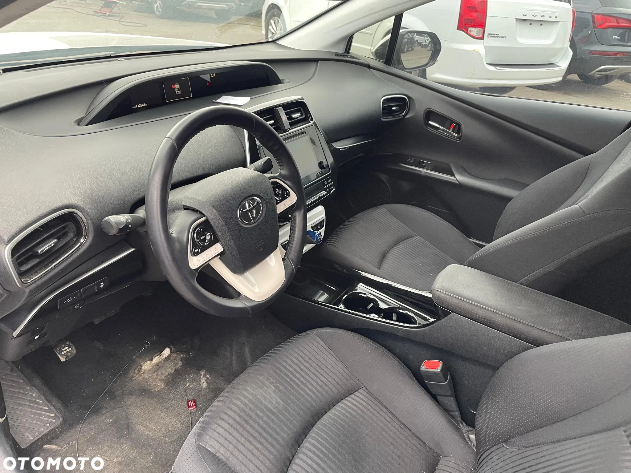 Toyota Prius Plug-in 1.8 Hybrid Executive - 12