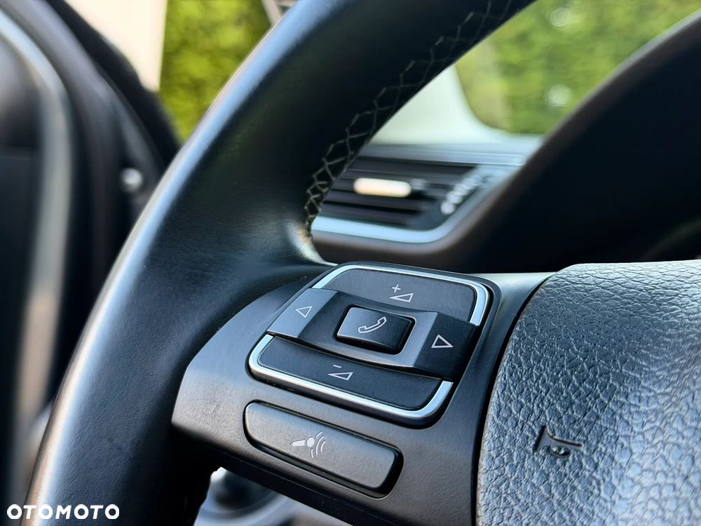 Volkswagen Passat 2.0 TDI Highline DSG - 34
