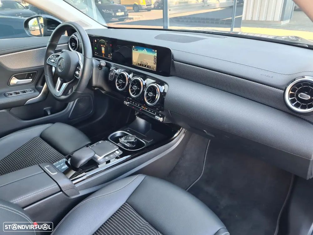 Mercedes-Benz CLA 250 e 8G-DCT - 9