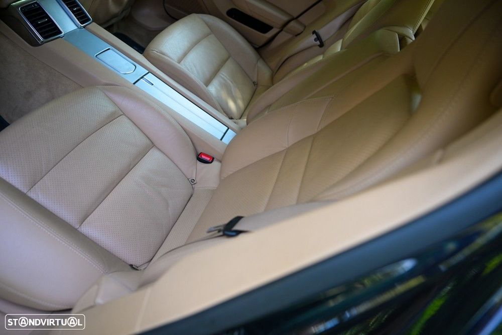 Porsche Panamera S Hybrid J19 - 49