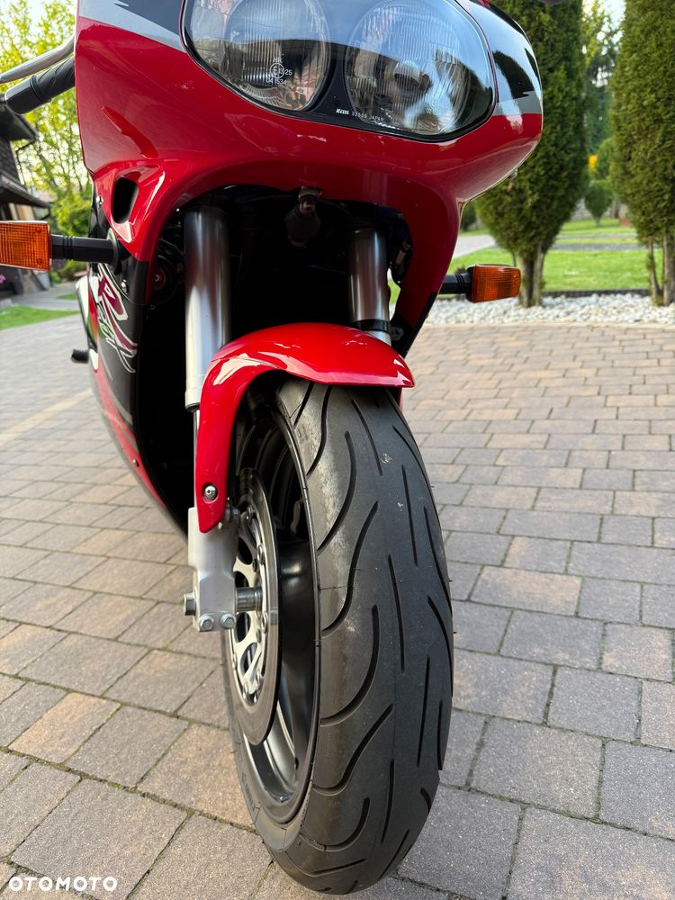 Suzuki GSX-R - 20