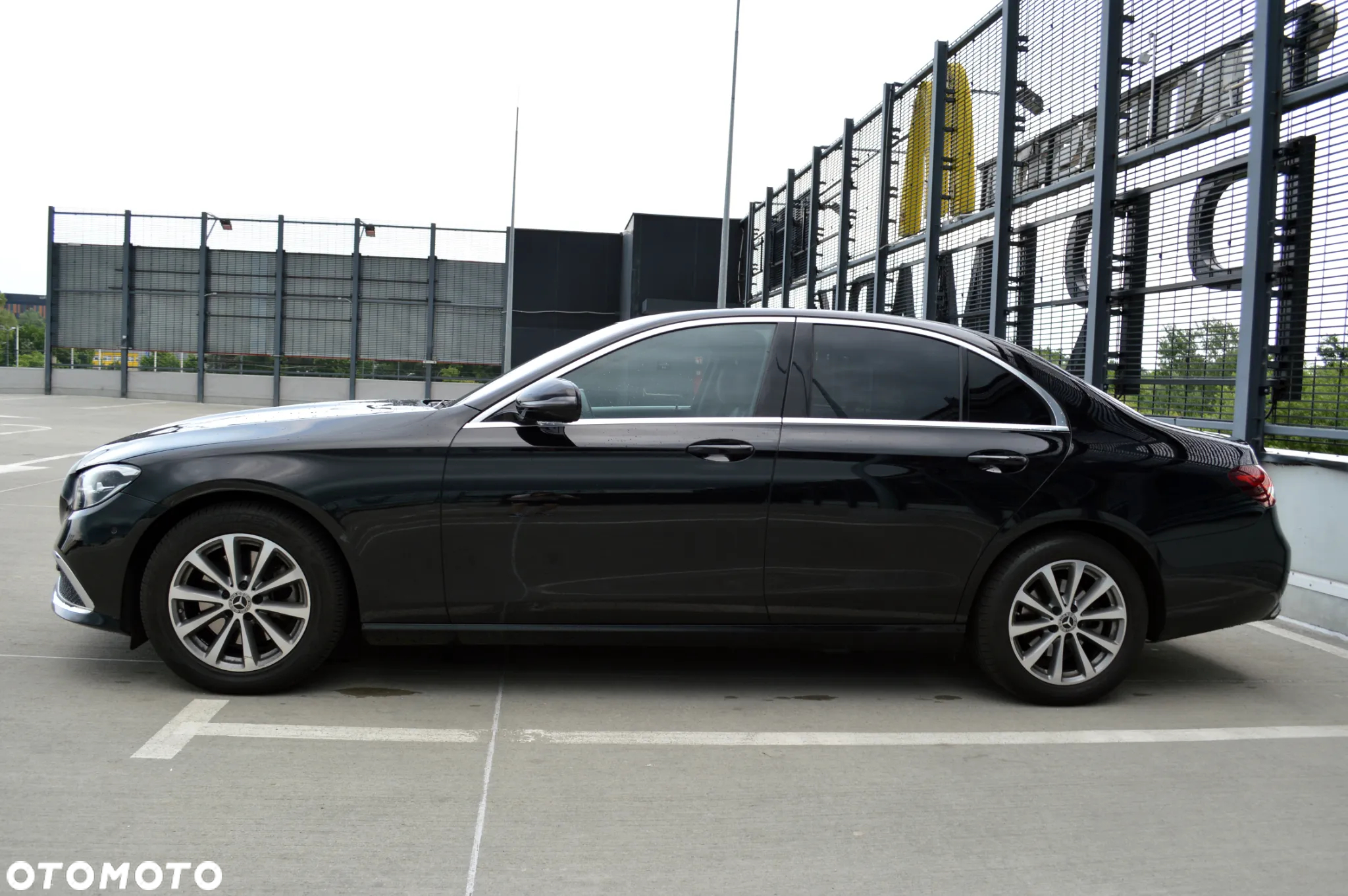 Mercedes-Benz Klasa E 220 d 4Matic 9G-TRONIC Avantgarde - 4