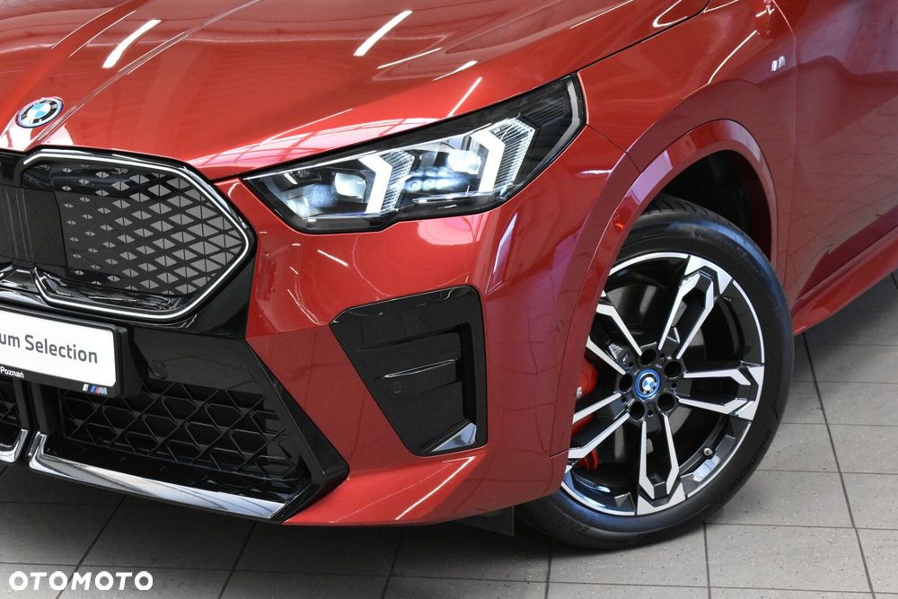 BMW iX2 xDrive30 66.5kWh M Sport - 25