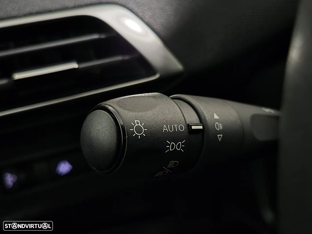 Peugeot 3008 1.5 BlueHDi Active - 23