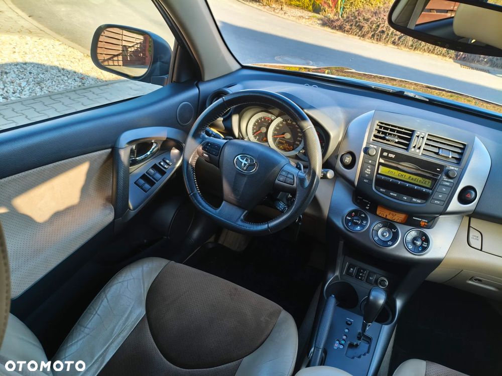 Toyota RAV4 - 37