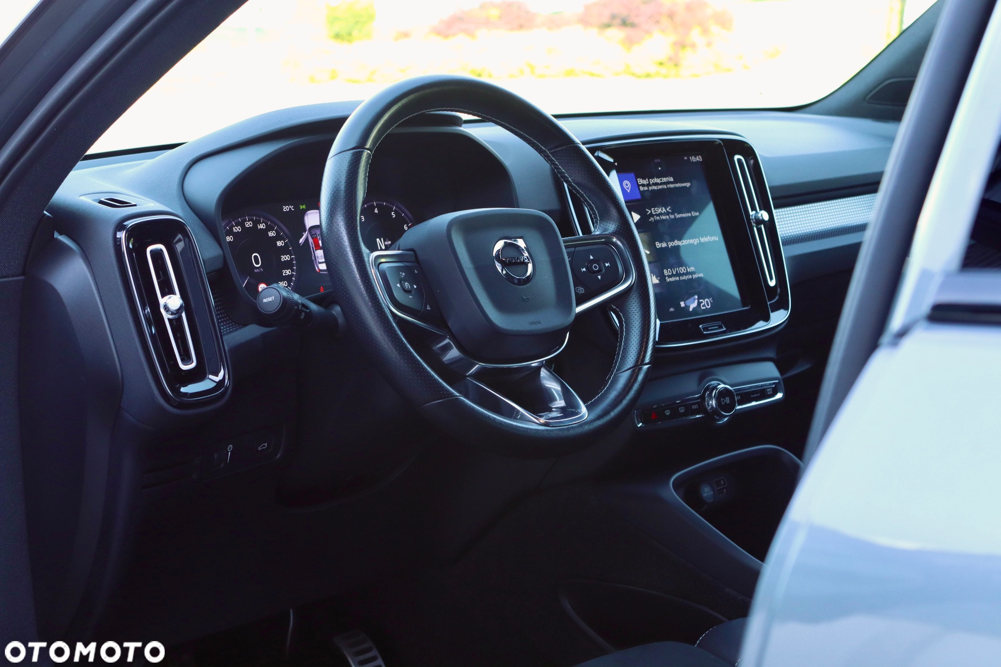 Volvo XC 40 T3 R-Design - 12
