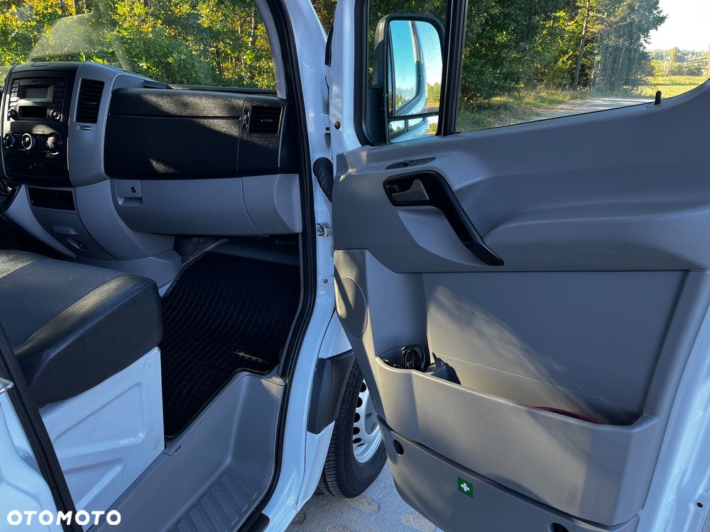 Mercedes-Benz Sprinter - 10