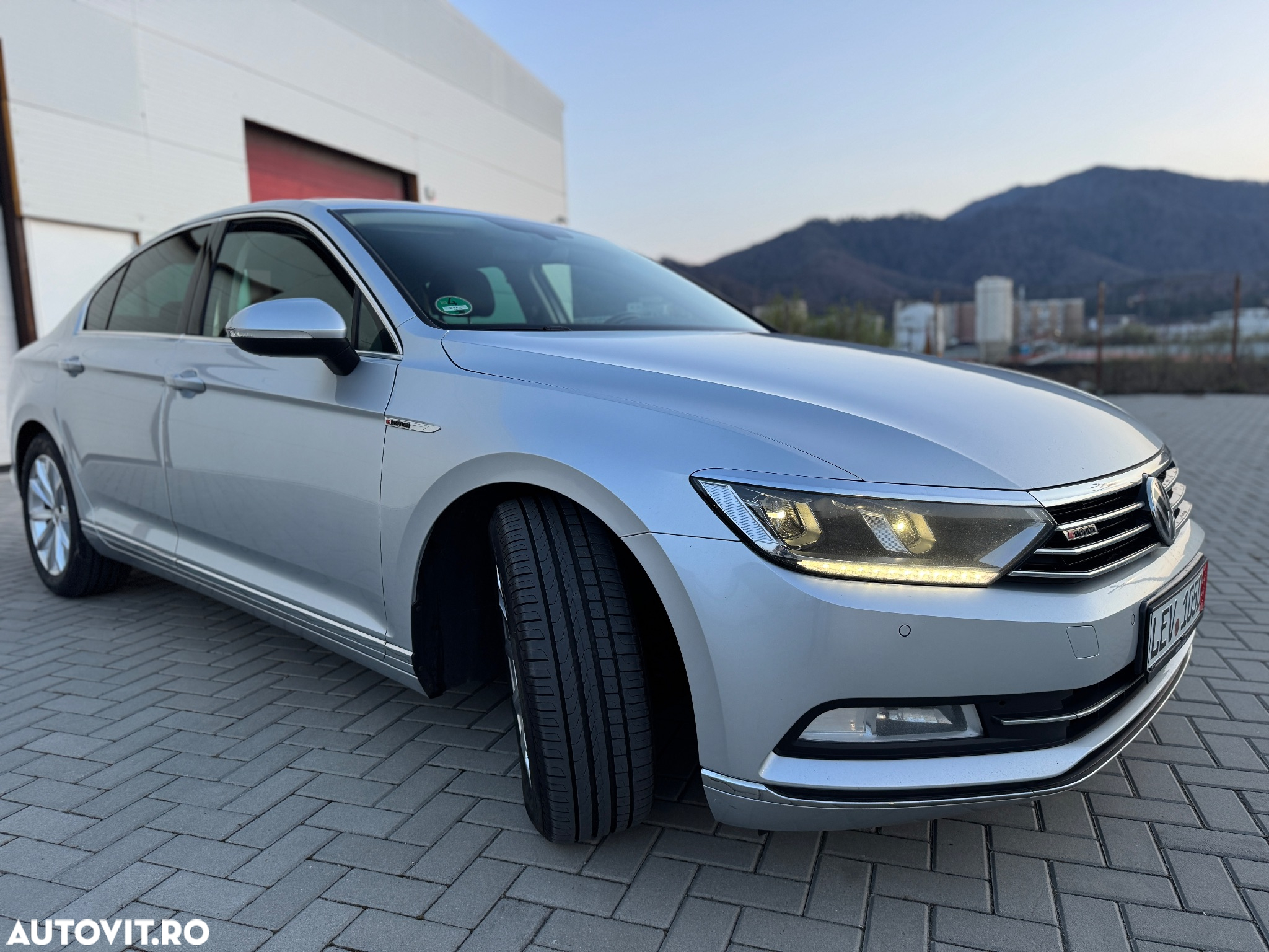Volkswagen Passat 2.0 BiTDI DSG 4Mot Highline - 4