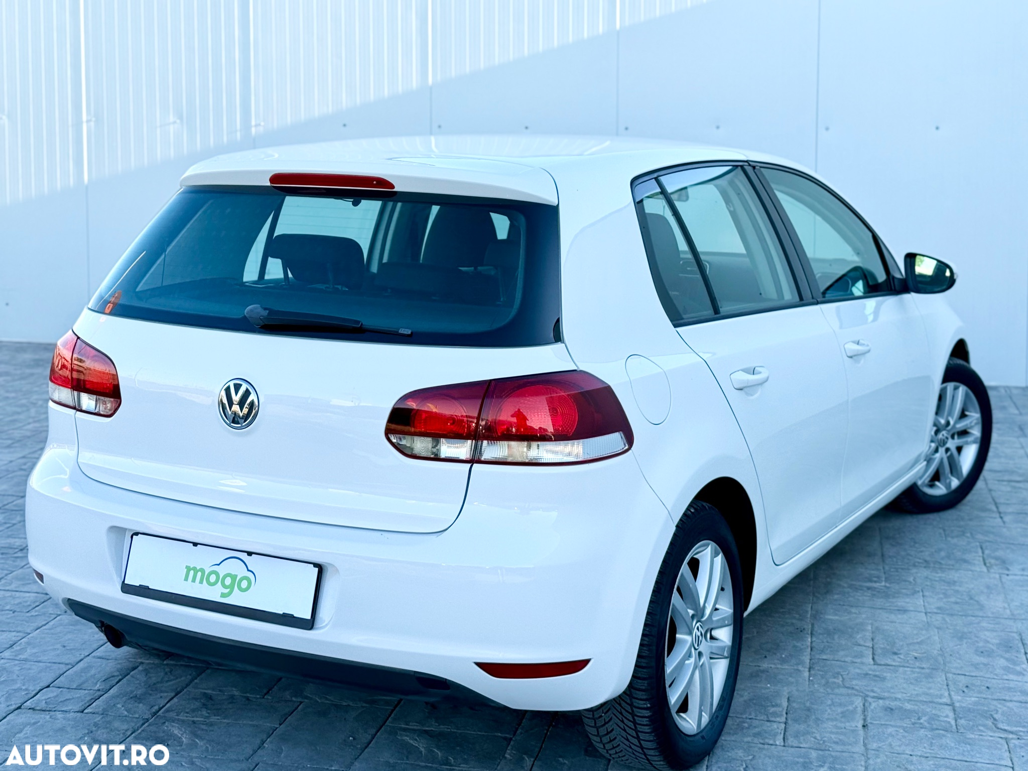 Volkswagen Golf 1.6 TDI BlueMotion Technology DPF Highline DSG - 4
