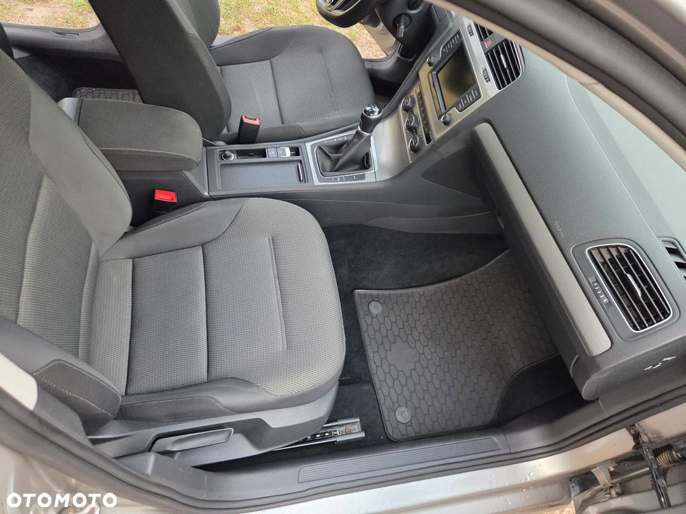 Volkswagen Golf 1.4 TSI BMT Comfortline - 25