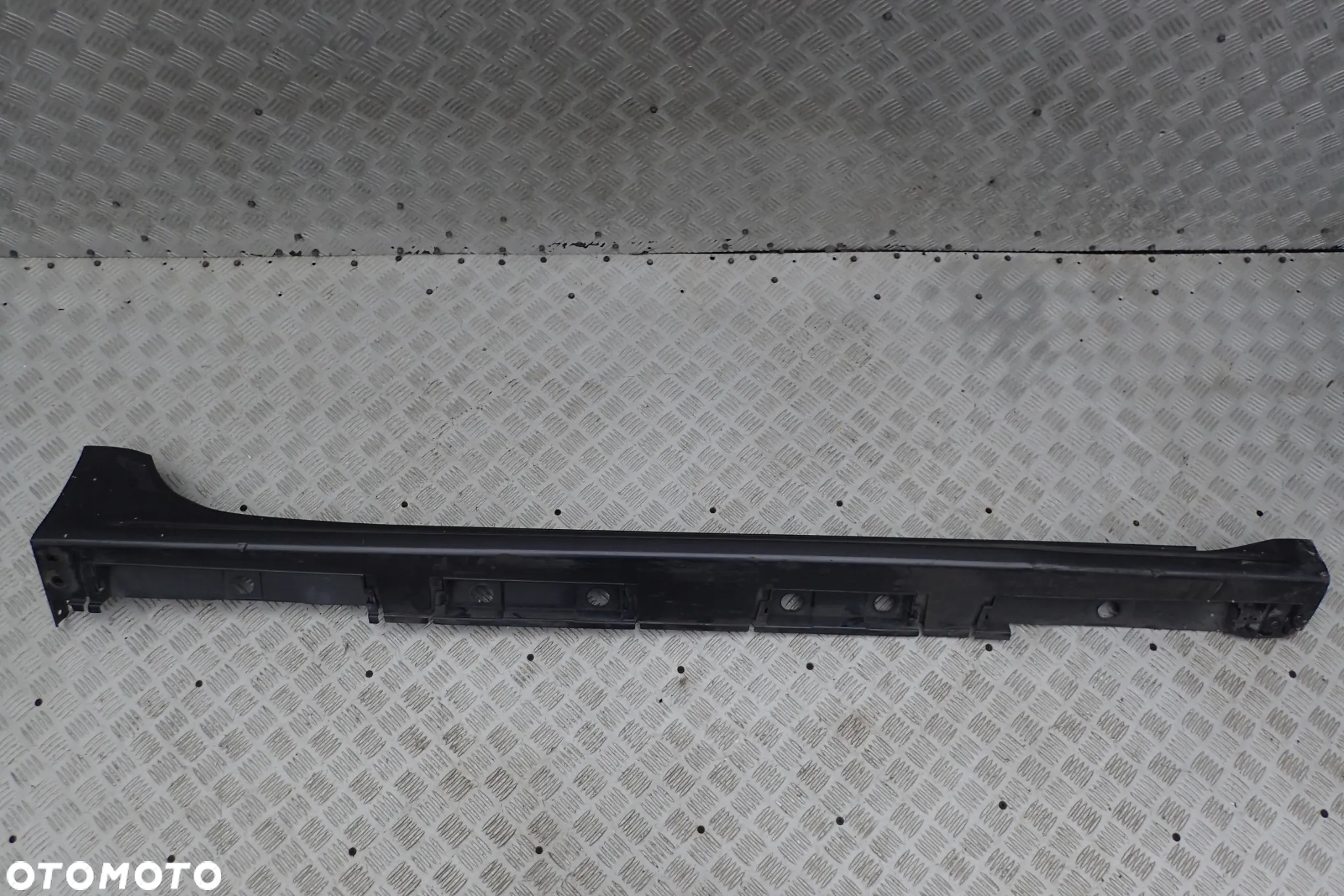 PRÓG LISTWA PROGOWA LEWA / PRAWA TOYOTA YARIS IV 75860-K0080 / 75850-K0080 - 11