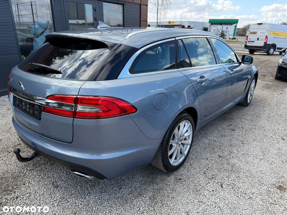 Jaguar XF 2.2 - 6