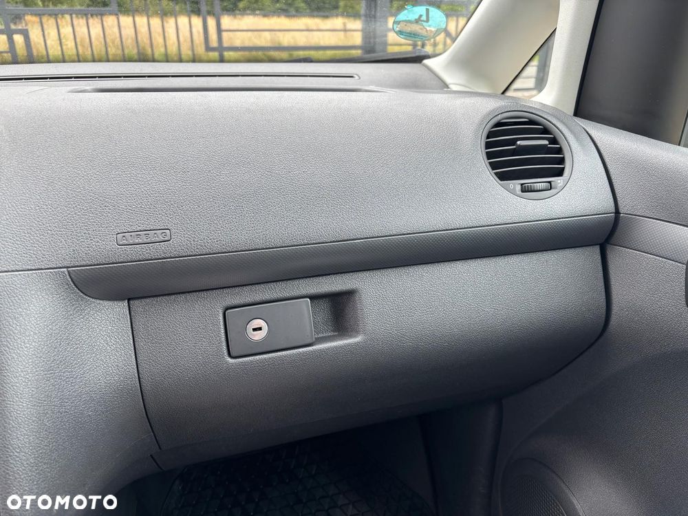 Volkswagen Caddy - 9