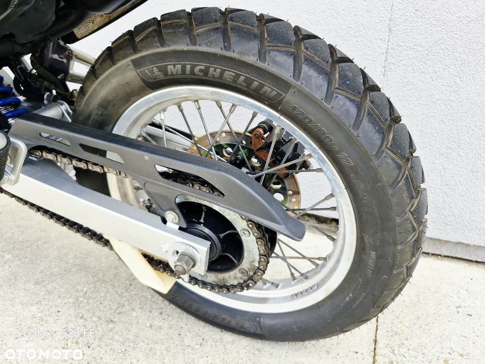 Suzuki DR - 20