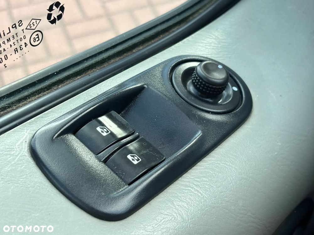 Opel VIVARO - 17