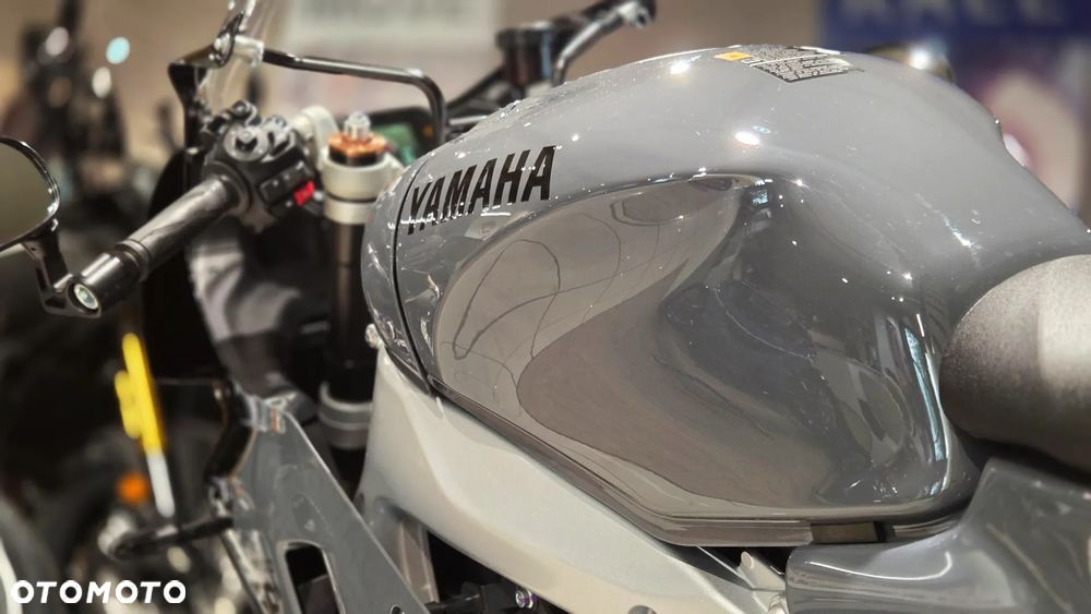 Yamaha XSR - 8