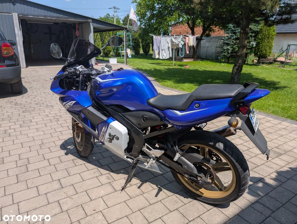 Yamaha TZR - 11