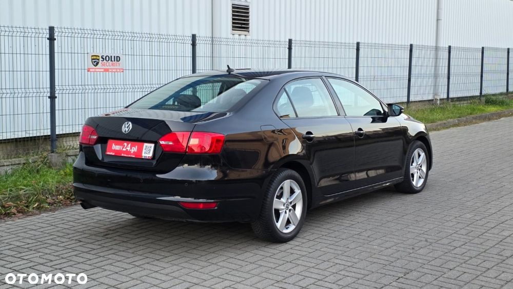 Volkswagen Jetta 1.2 TSI Comfortline Perfectline - 5