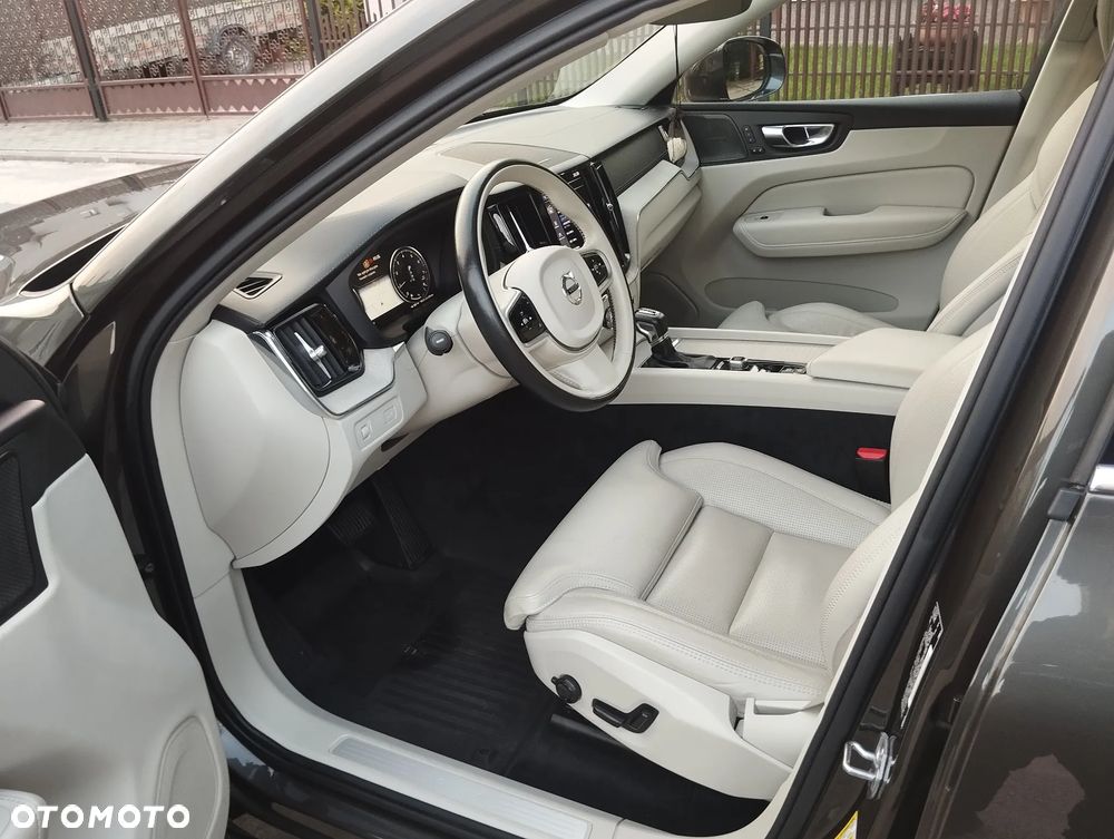 Volvo XC 60 T5 AWD Inscription - 9